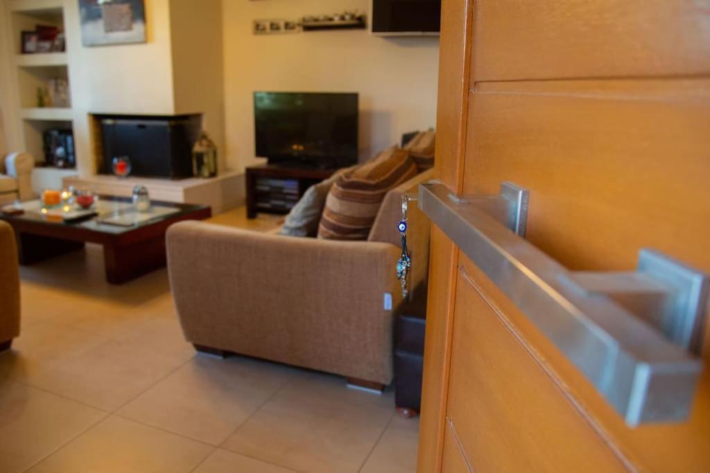 Fou'S Luxury Apartment Nafpaktos Exterior foto